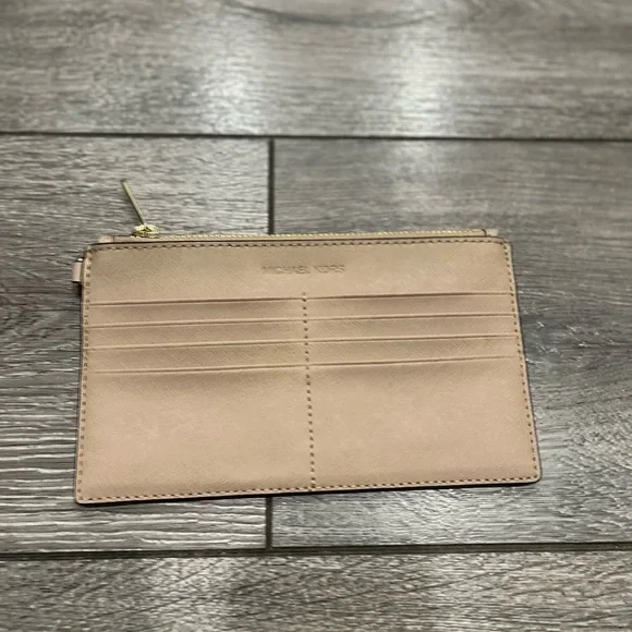 Michael Kors Leather Credit Card Wristlet Tan - Picture 6 of 6